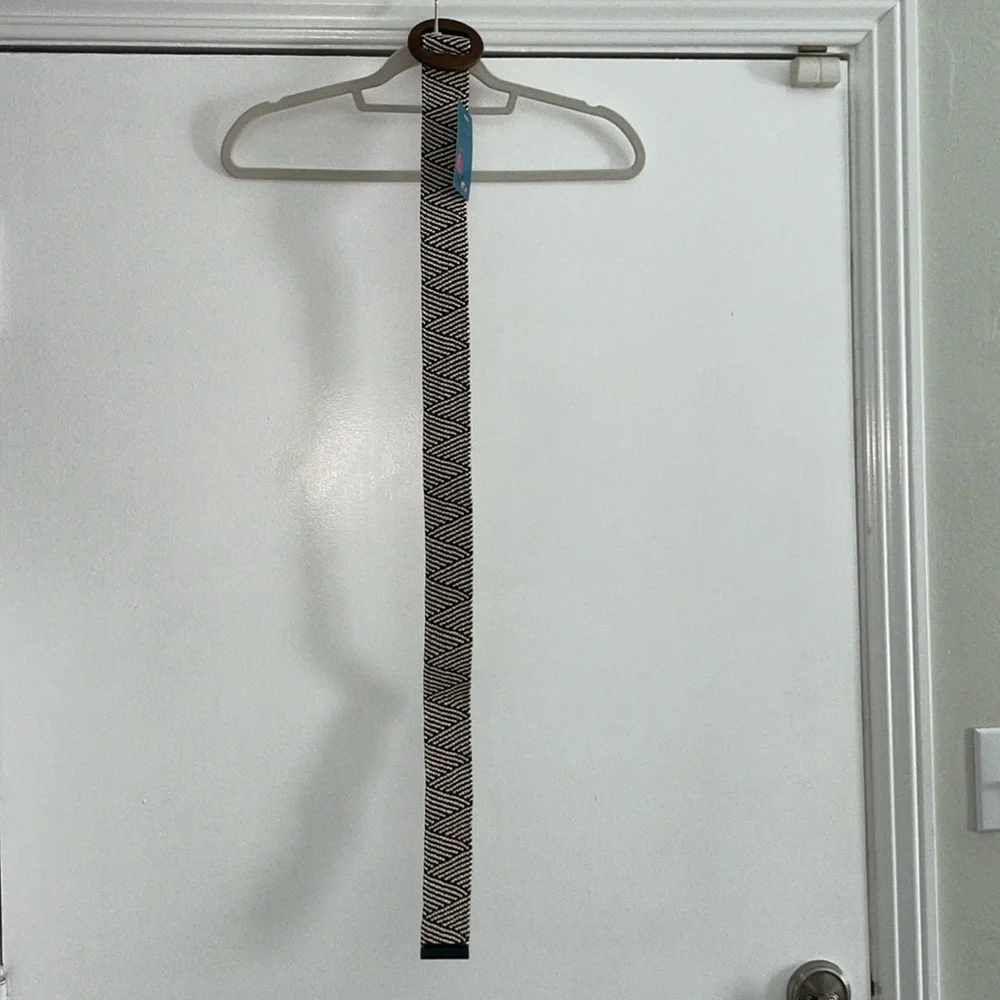 NWT Black & White/Ivory Woven Belt with Wooden Circle Front | OS